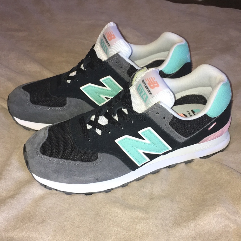 NEW BALACE 574’s (VERY LIGHTLY USED)